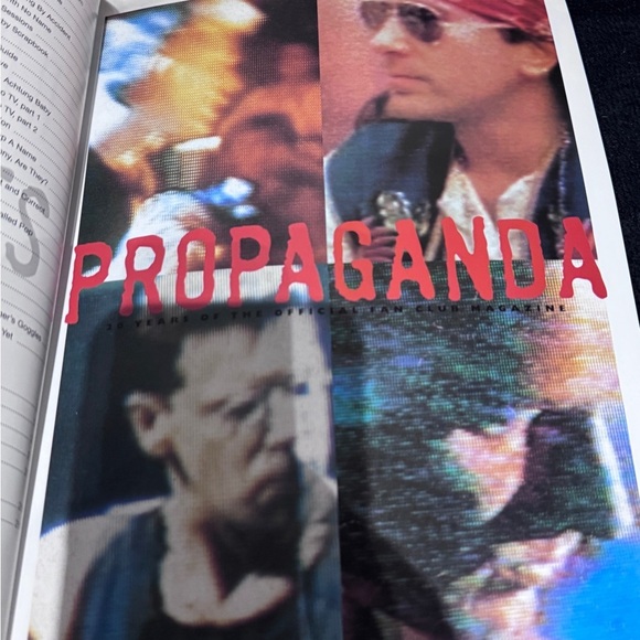 📚 Rare Vintage Early 2000's U2 Propaganda Magazine Cover Art Book - Picture 15 of 16